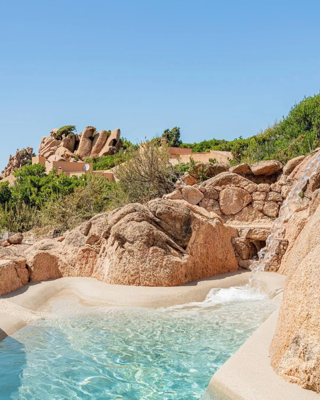 How We Design a Zero-Edge Beach-Entry Pool